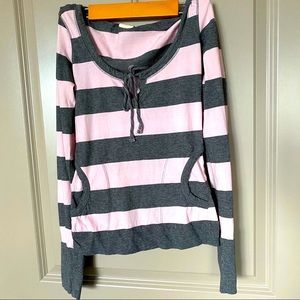 Fitted striped tee with hoodie